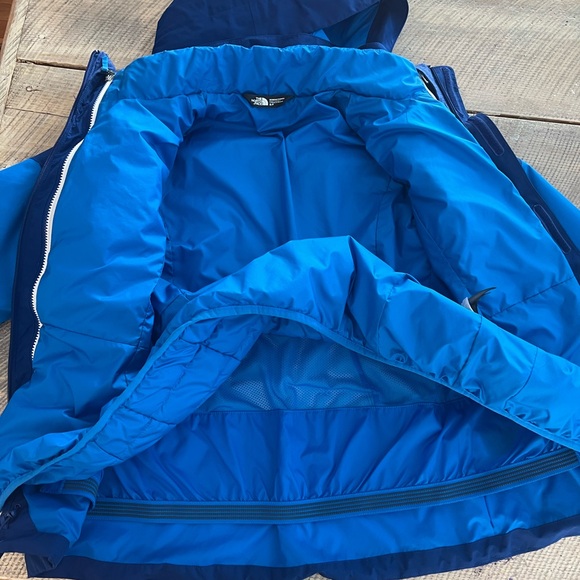 The North Face Women’s Small Primaloft Triclimate Two-Tone Blue Jacket - Picture 9 of 13